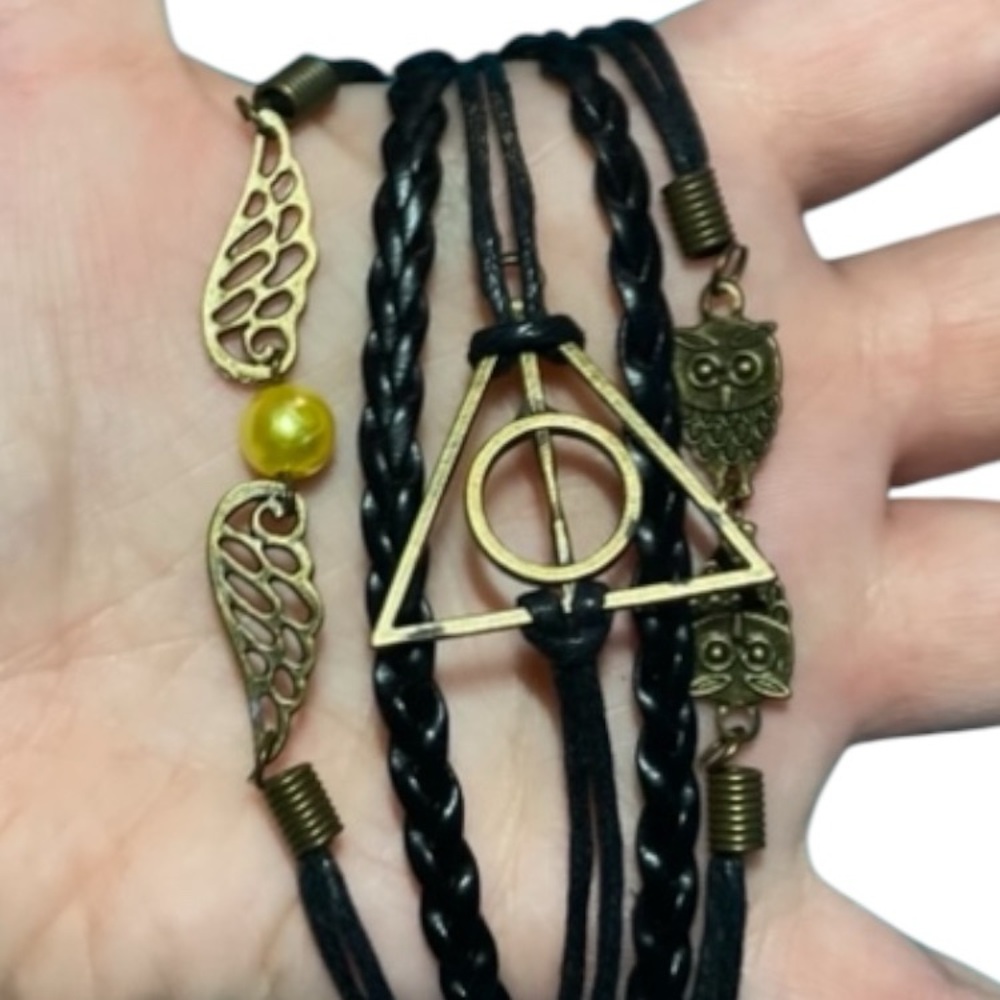 Harry Potter Black and Gold Charm Bracelet
